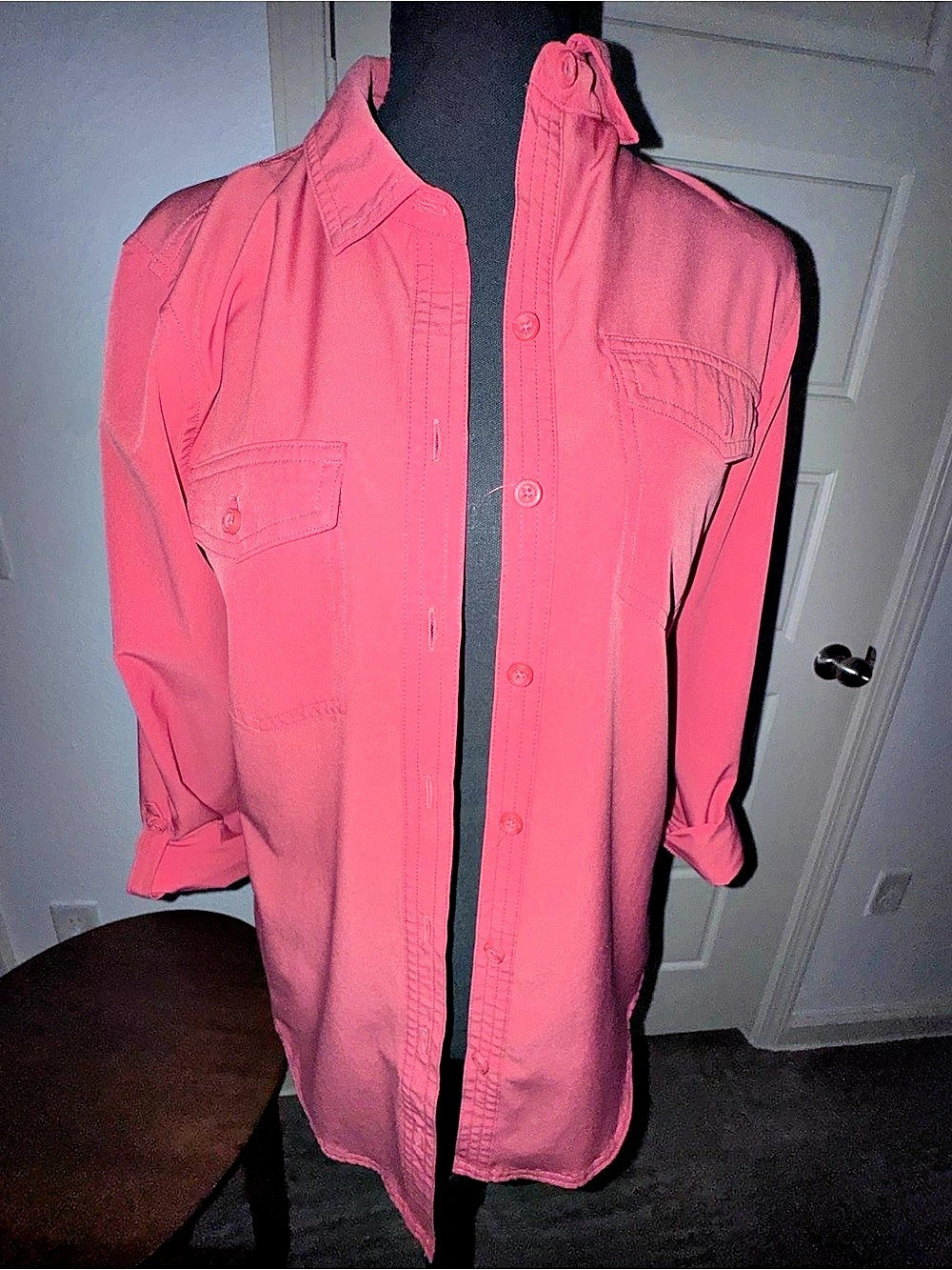 Eddie Bauer Classic Fit Button Down Shirt in Pink Size XS Like New